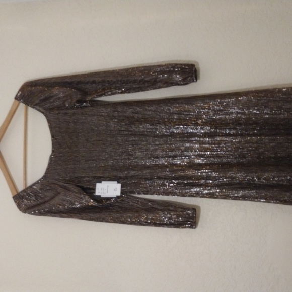 Marina Elegant Metallic Dress - Picture 9 of 9